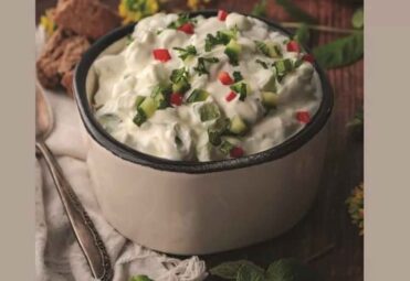 Μια εύκολη σαλάτα που μοιάζει με το τζατζίκι