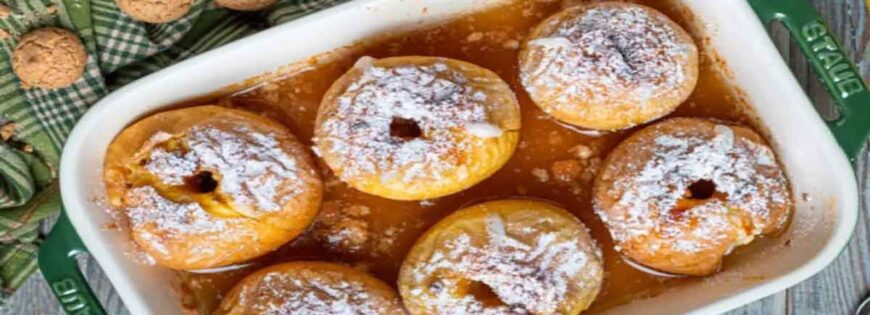 Μήλα μαγειρεμένα είναι μια ελαφριά και νόστιμη απόλαυση.